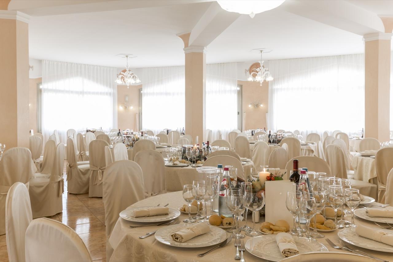 Albergo Ristorante La Bussola Clusone Zewnętrze zdjęcie